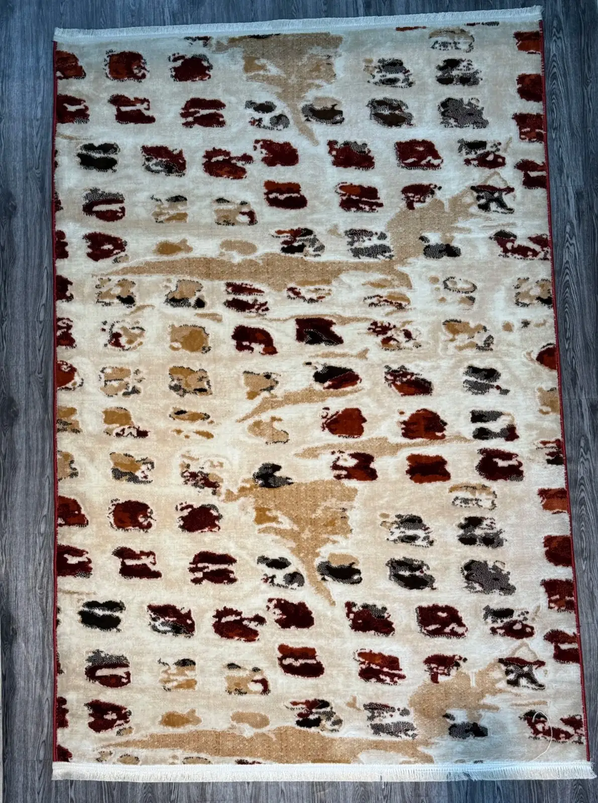 Deep Maroon & Chocolate Brown Spots