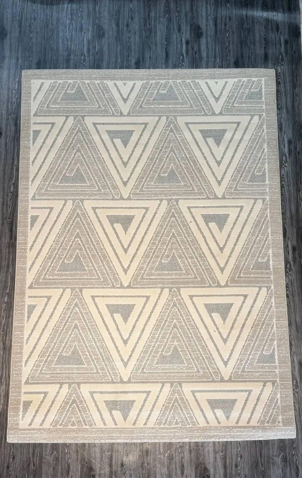 Grey & Off-White Maze